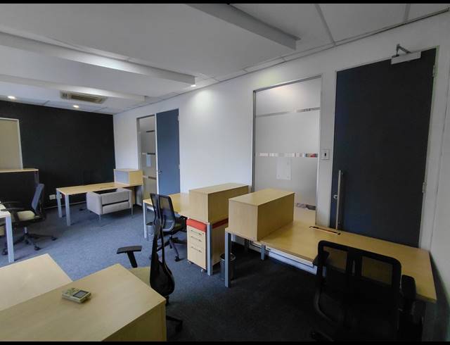 46M² OFFICE TO LET IN FOURWAYS